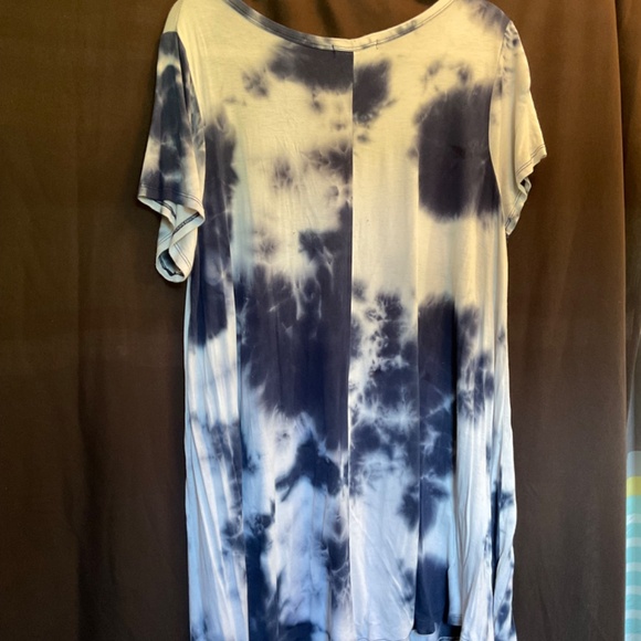 Knee length tshirt dress - Picture 2 of 3